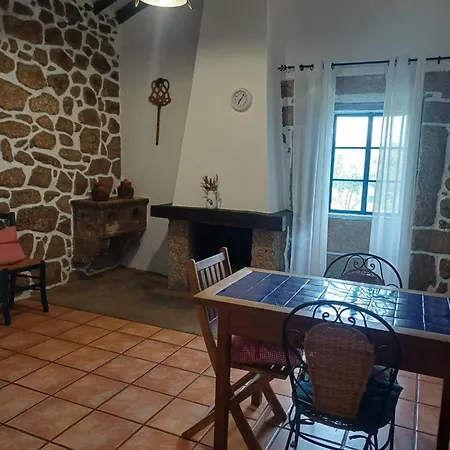 בית כפרי Monte Da Fonte Santa De Sao Luis קאסטלו בראנקו